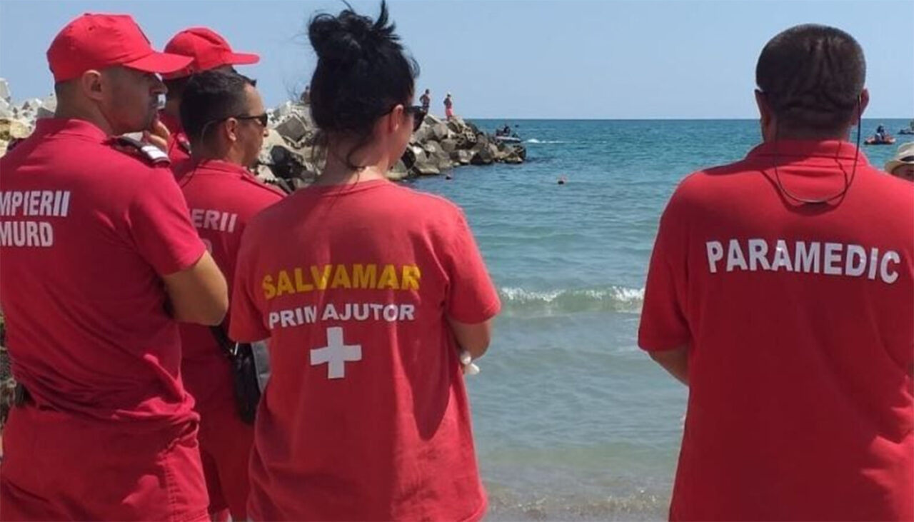 Un bărbat de 68 de ani a murit înecat, la Eforie Nord, după ce a ignorat steagul roșu. Salvamarii îl scoseseră din apă de trei ori în cursul zilei