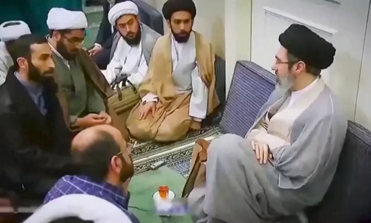 Primele presupuse imagini cu Mojtaba Khamenei de la începerea războiului au fost publicate de o agenție de știri de stat din Iran