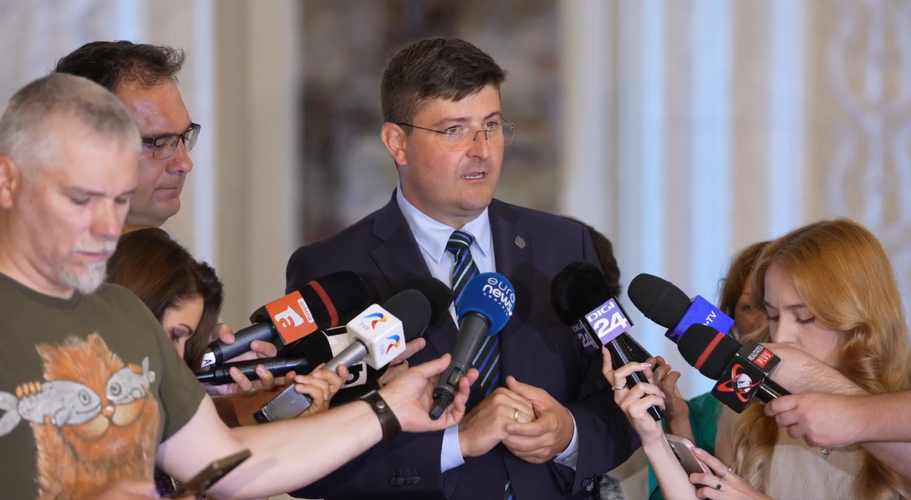 USR acuză PSD că vrea să aibă „drept de viață și de moarte” asupra partidelor