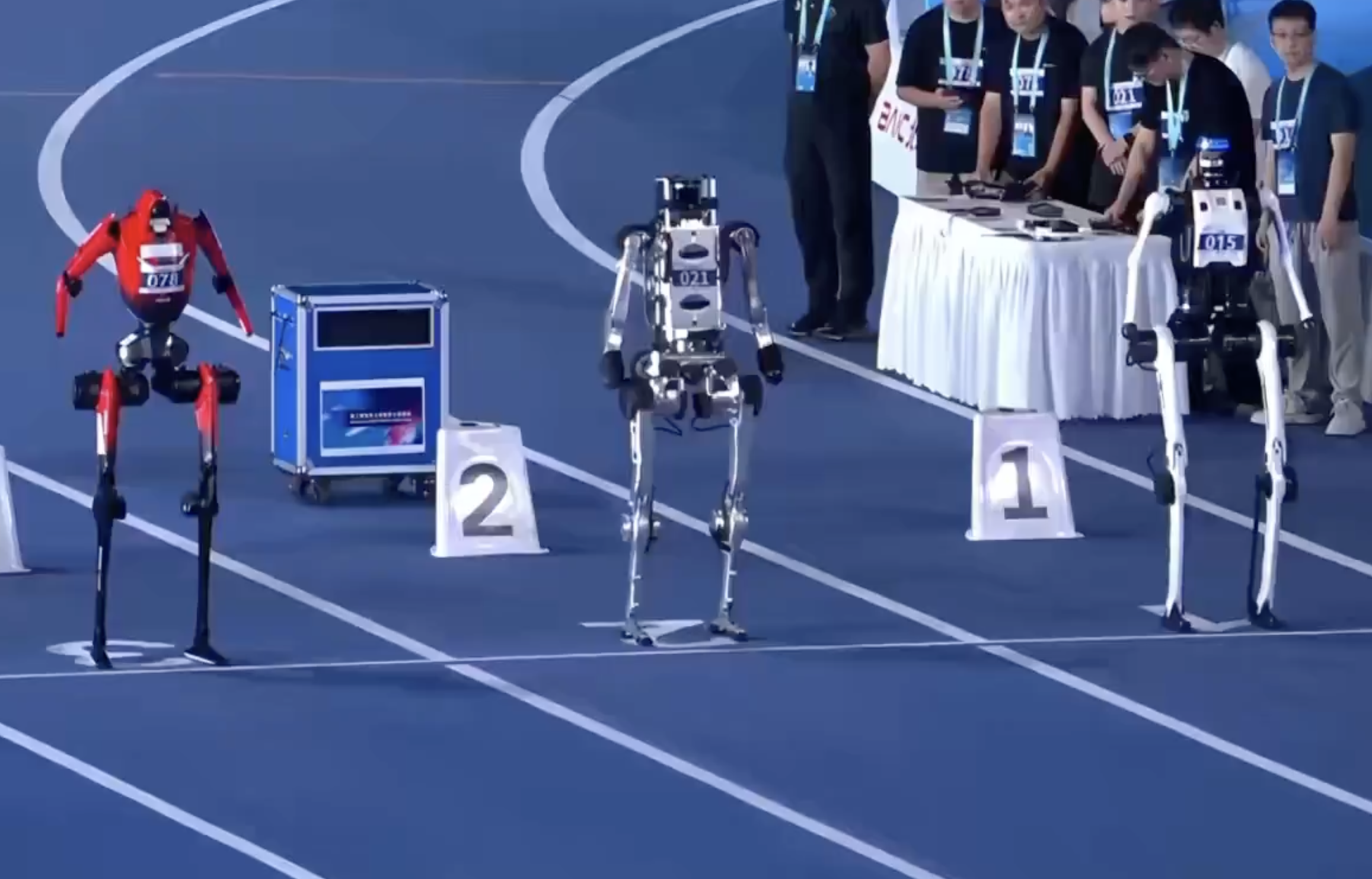Un robot chinezesc bate recordul lui Usain Bolt la 100 de metri. Cum a fost posibilă performanța de la Beijing