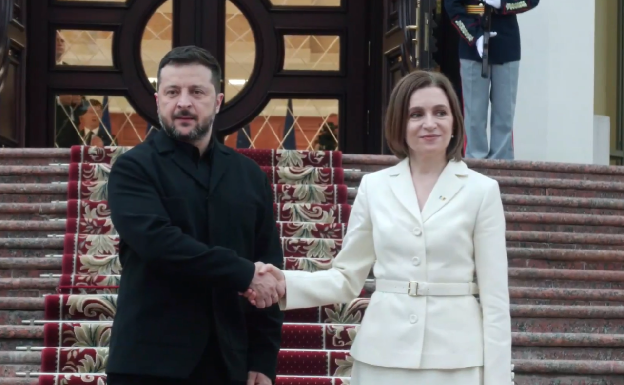 Volodimir Zelenski a ajuns la Chișinău. Liderul de la Kiev participă la o reuniune trilaterală cu Maia Sandu și Nicușor Dan