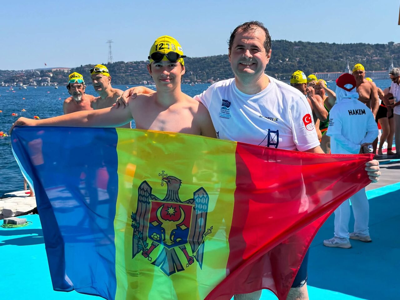Premierul Republicii Moldova, Vasile Tofan, a traversat Bosforul înot alături de fiul său: „Nu puteam să-mi încalc promisiunea”