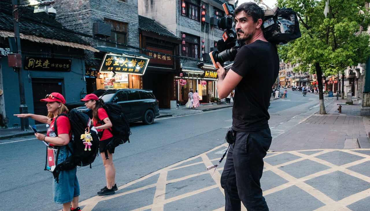 Ce salarii au cameramanii de la Asia Express 2026. Câți bani primesc de la Antena 1 pentru 44 de zile de filmări