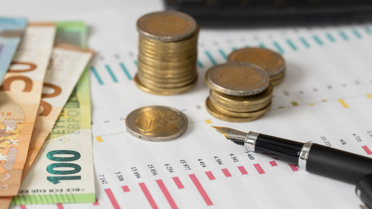 Inflația din zona euro urcă la 3,3%. Urmează creșterea dobânzilor în zilele următoare și credite mai scumpe pentru cei îndatorați