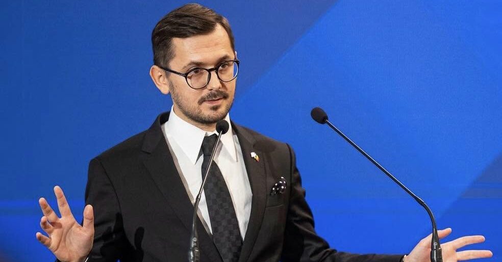 Vicepreședintele ANCOM, Pavel Popescu, îi acuză pe ”noii idioți utili ai Rusiei”: „Nu l-au dat americanii jos pe Bolojan. Deși o merita din plin”