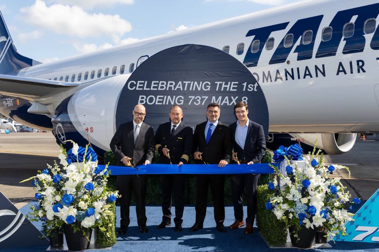 Premieră pentru TAROM. Un avion Boeing 737 MAX a intrat în flota companiei. Aeronava, denumită în memoria regretatului Mircea Lucescu