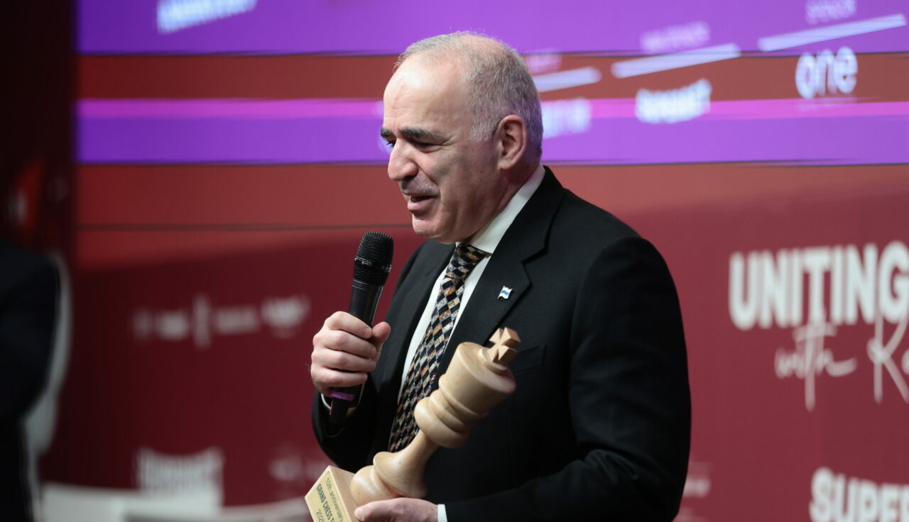 Rusia ar fi plănuit să-l ucidă pe marele sahist Garri Kasparov, în această vară. Fostul campion mondial a fost plasat sub protecție specială în SUA. Ce detalii au ieșit la iveală despre planul de asasinat