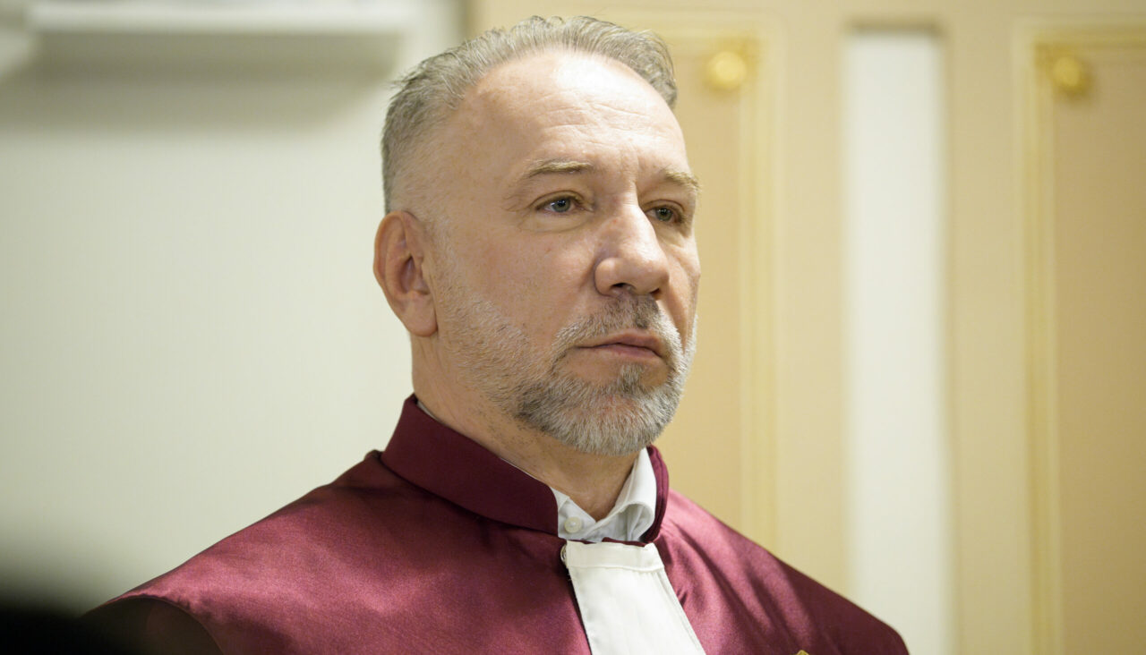 Judecătorul CCR Bogdan Licu mărturisește public că a făcut și el parte din trupele de Securitate. Unde se afla la Revoluție
