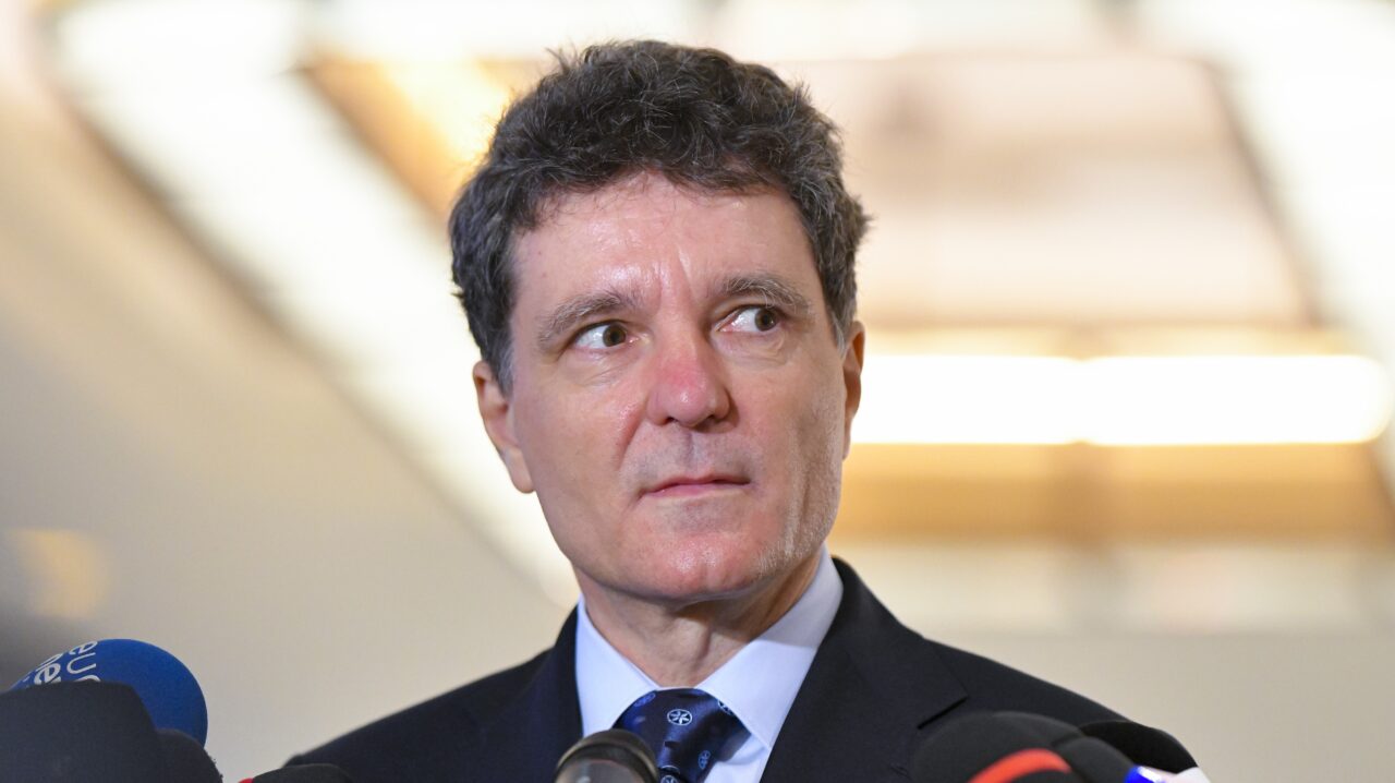 După ce luni întregi a refuzat varianta anticipatelor, Nicușor Dan anunță că acum le ia în calcul: „Nu putem exclude anticipatele”. Președintele anunță un nou termen pentru desemnarea premierului