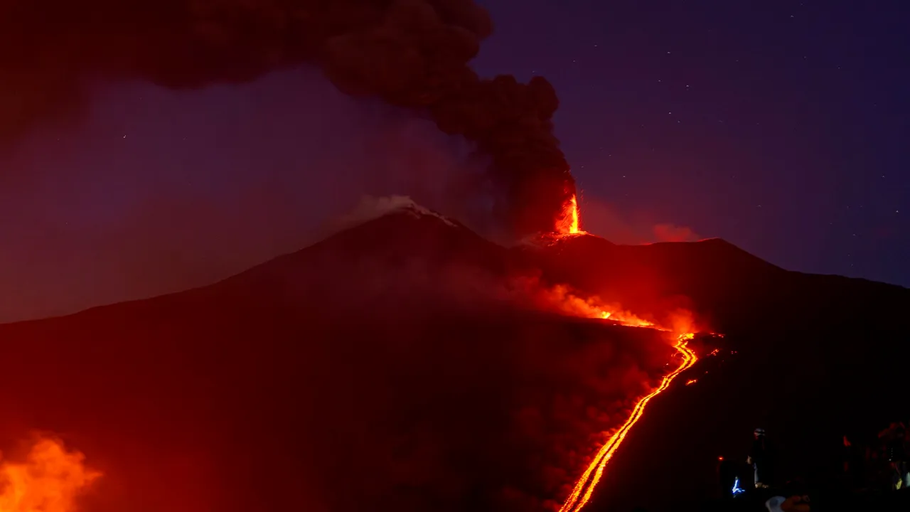 Ministerul de Externe, atenționare de călătorie pentru Italia. Zborurile de pe Aeroportul din Catania, suspendate din cauza erupției vulcanului Etna