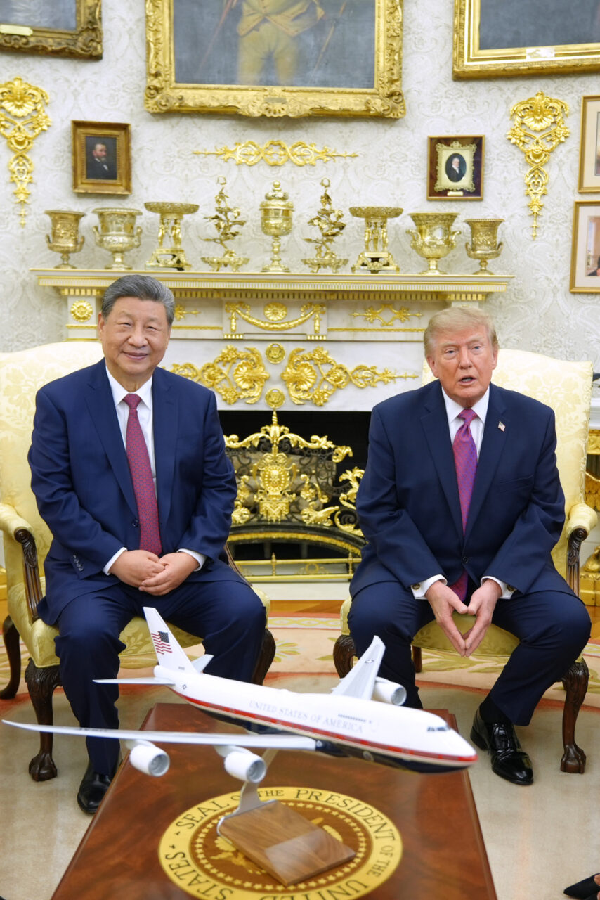Propunere controversată a lui Trump pentru Xi Jinping, dezvăluită de ambasadorul SUA la Beijing: China să cumpere arme americane în plină dispută privind Taiwanul