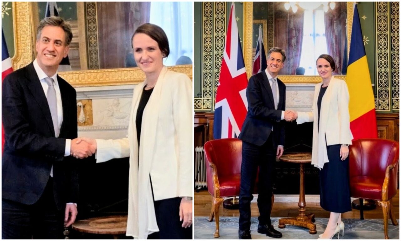 Țoiu a plecat la Londra să se întâlnească cu ministrul britanic de Externe, în plin scandal pe jalonul PNRR, ce ar putea costa România milioane de €