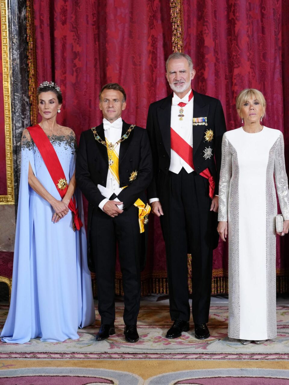 Regele Felipe al VI-lea și Regina Letizia au organizat o cină de gală în onoarea lui Emmanuel Macron și a Primei Doamne