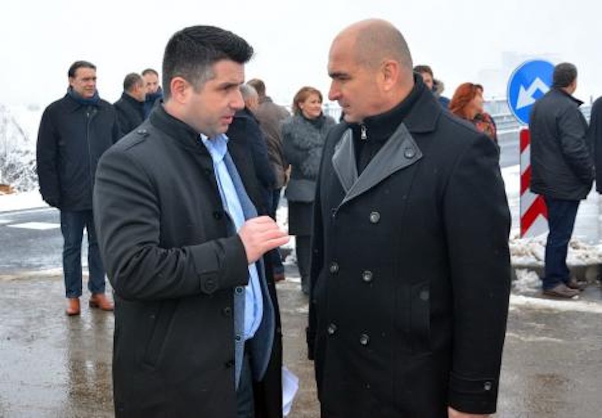 „Omul lui Bolojan”, în topul listei Oanei Gheorghiu cu mogulii de la stat, dar cu apartenență politică „neprecizată”. Adrian Foghiș a cunoscut o ascensiune fulgerătoare și are venituri de 59.000 lei lunar, fiind implicat în scandalul „sporului de femeie”