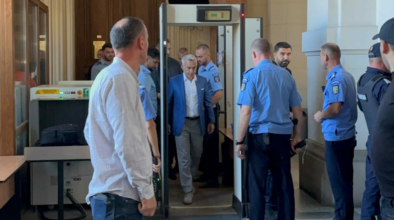 Azi încep perchezițiile informatice în dosarul de înșelăciune al lui Călin Georgescu. DIICOT cere, tot azi, la Curtea de Apel București, arestarea preventivă a fostului candidat la președinție