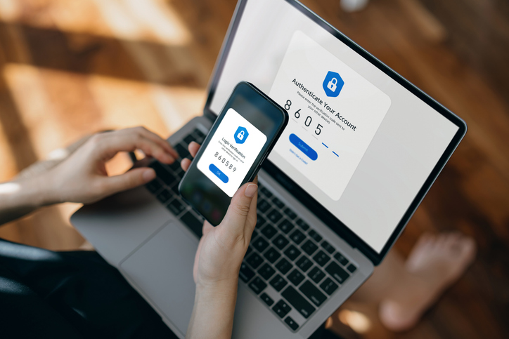 Cont online sau vizită în sucursală? Avantajele bankingului digital