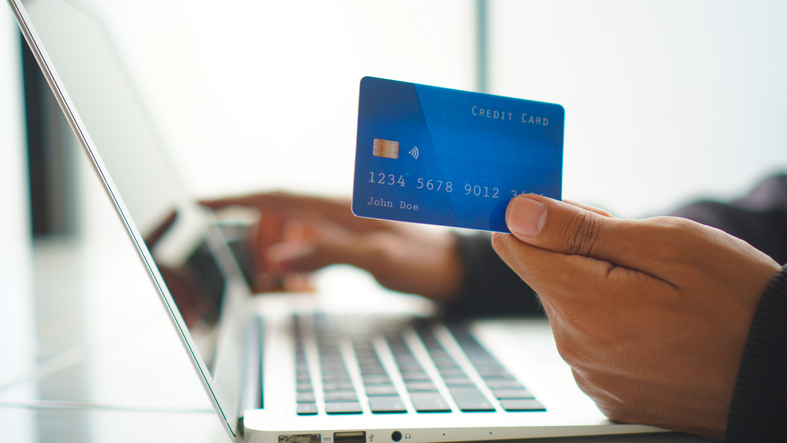(P) Credit de 10.000 lei: cum compari rata, DAE și suma totală de plată