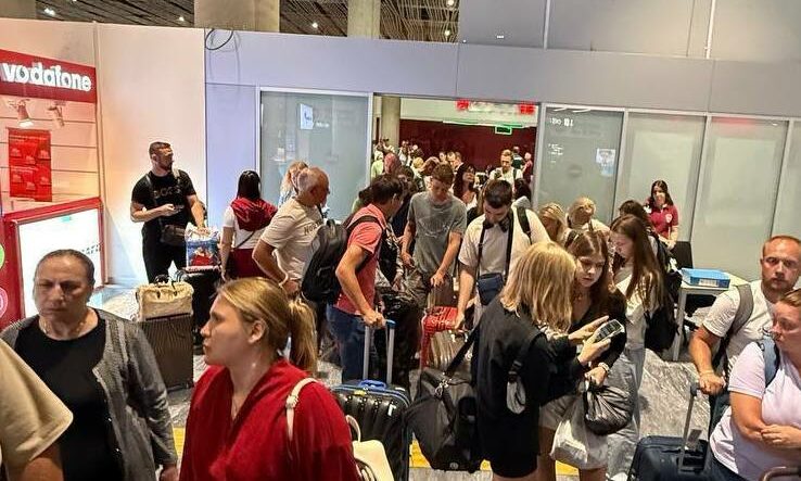 Companiile aeriene turcești anulează zborurile către Moscova, după avertismentele lui Zelenski. Câte avioane au fost întoarse din drum în ultimele ore