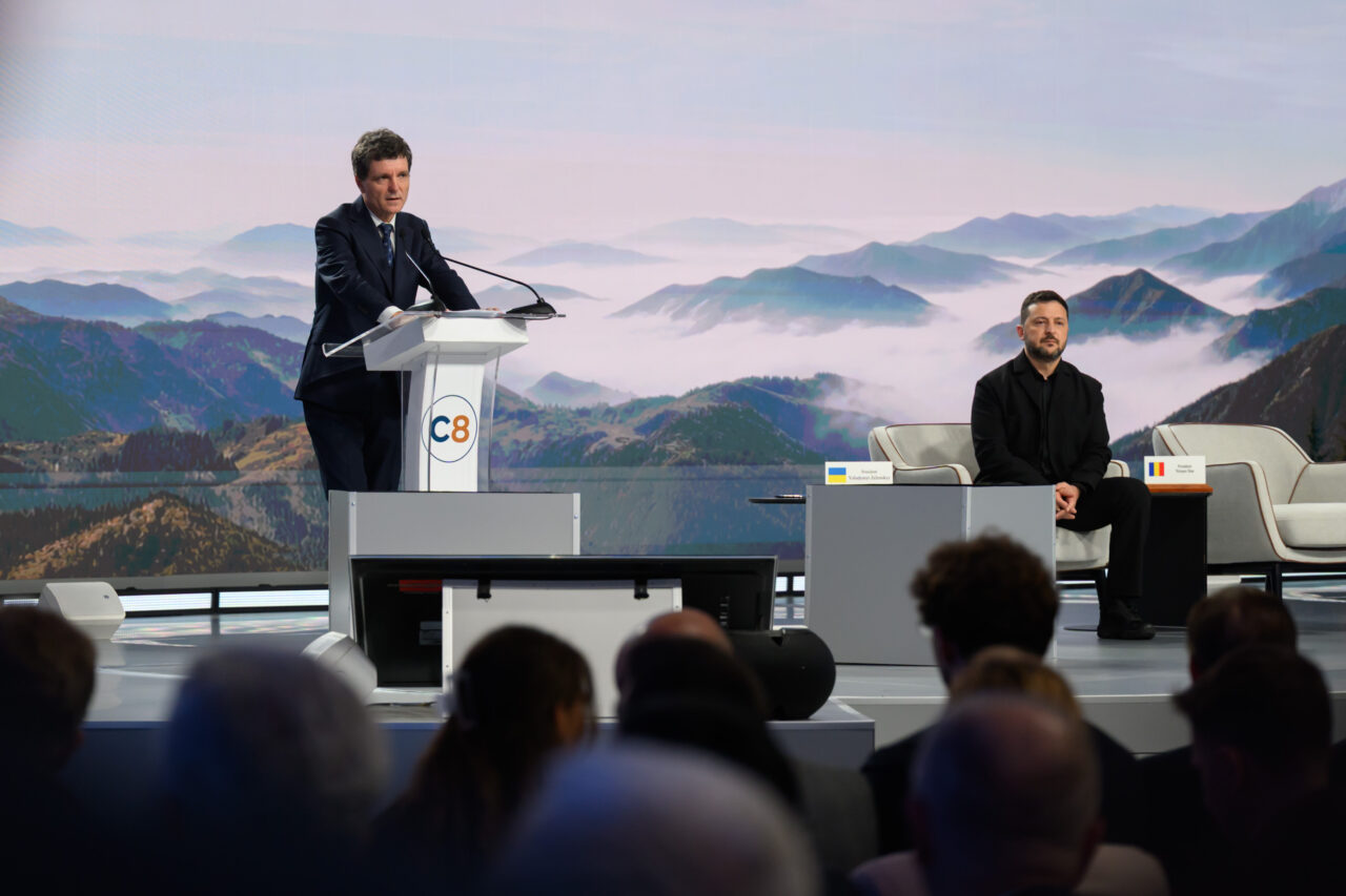 Zelenski și președintele României au participat la primul Forum Economic al Carpaților. Ce a transmis Nicușor Dan în fața delegațiilor de la Bukovel