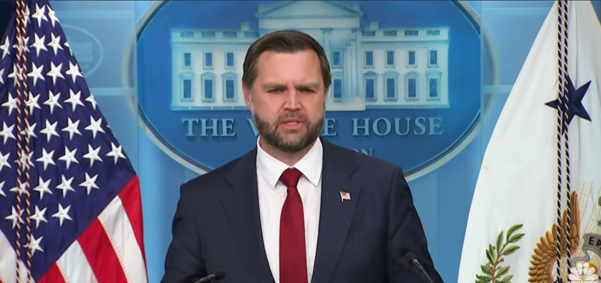 JD Vance critică dur Europa și o consideră responsabilă pentru prețurile mari la carburanți din SUA.