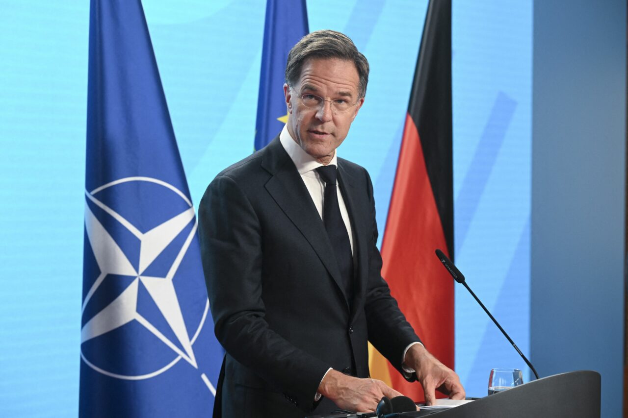 Secretarul general al NATO declară că noul președinte al Franței trebuie să susțină Ucraina