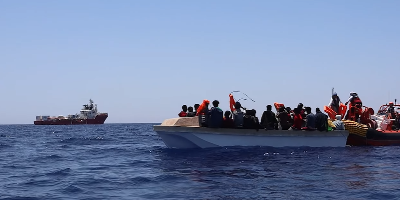 Migranți din cinci țări ale Uniunii Europene, transferați în afara spațiului comunitar. De când va începe procesul și unde vor fi trimiși