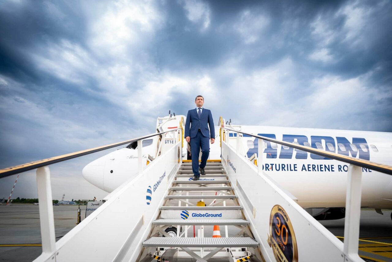 Miruță s-a plimbat cu noul avion al TAROM. Ce impresii i-a lasat zborul