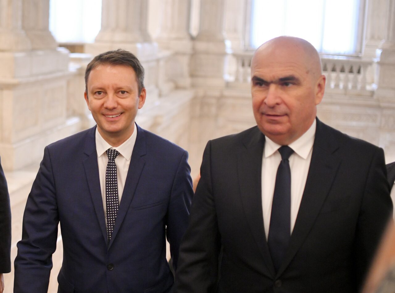 Siegfried Mureșan, declarație suspectă despre Ilie Bolojan. Premierul desemnat spune că premierul demis „va mai face multe lucruri bune pentru România în următorii ani”, deși nu l-a inclus pe lista membrilor din Cabinetul său. Unde apare controversa în cazul vicepremierilor