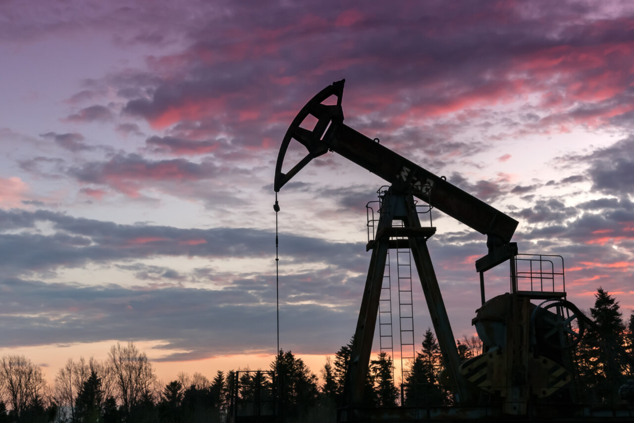 Petrolul României vine în proporție de 77% din import. Ce arată datele Eurostat