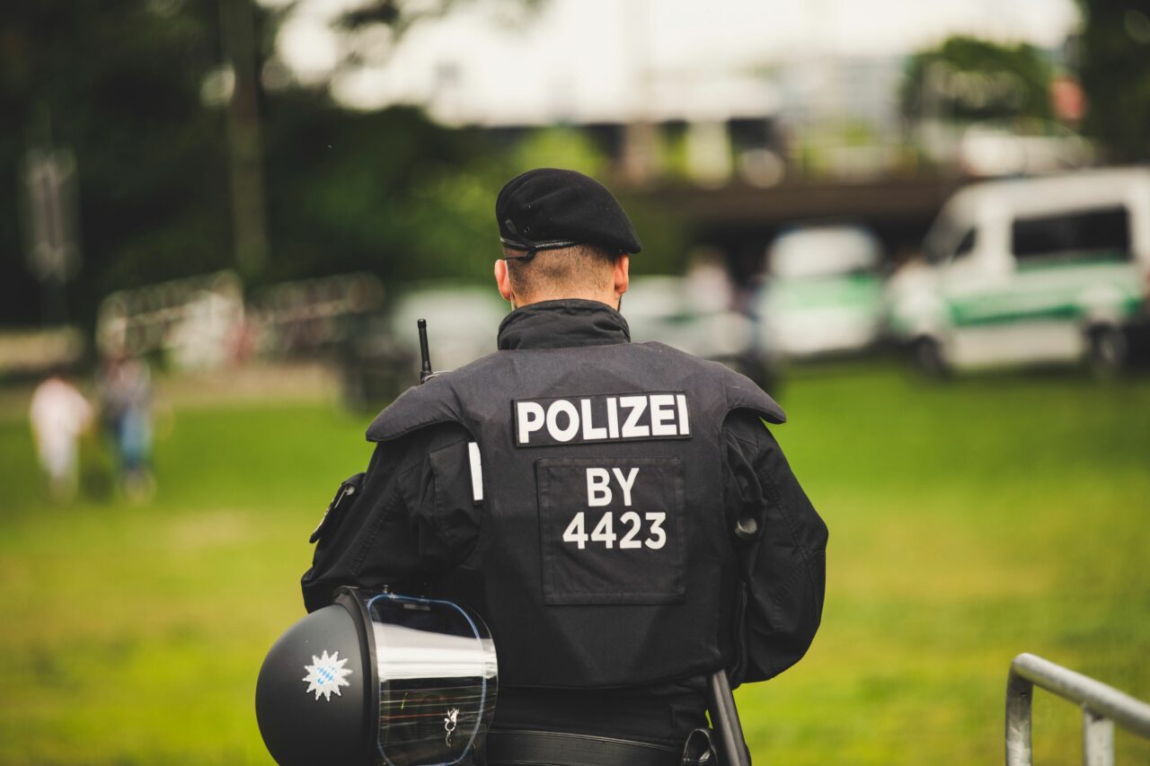 Poliția din Germania l-a arestat pe principalul suspect al atacurilor asupra rețelei energetice naționale. Cum a fost descoperit individul