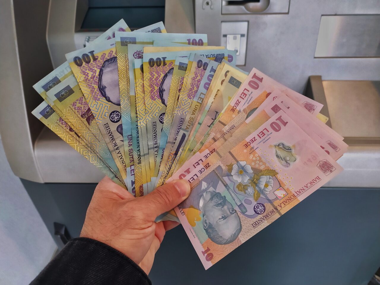 Pilonul II de pensie a atins fonduri de 246,8 miliarde de lei. Unde sunt investiți banii din fondurile private