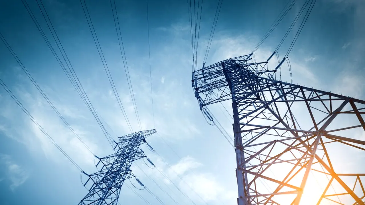 Prețul energiei electrice a explodat în Europa pe fondul producției eoliene sub așteptări și al presiunii pe centralele pe gaze. În România, prețul a ajuns la aproape 3.500 de lei/MWh