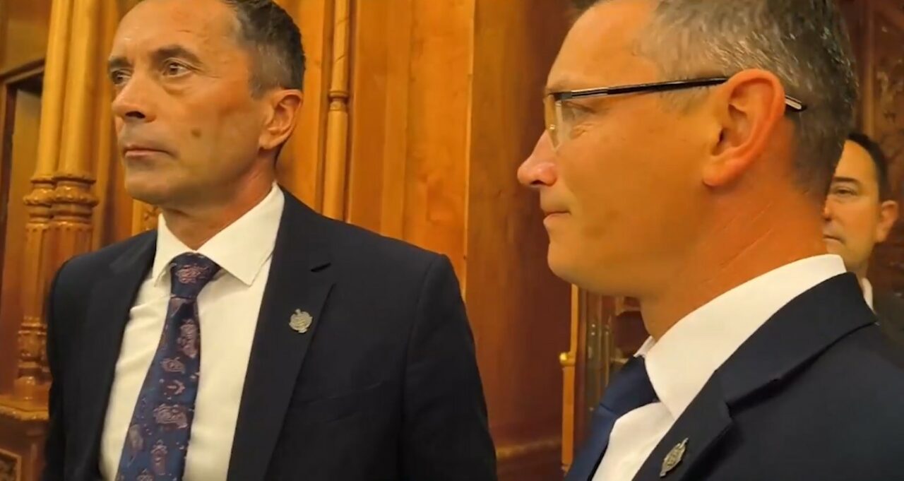 Senatorul cu diplomă în „matrimoniale” şi condamnat penal fuge când este întrebat de Gândul ce a înțeles din audierile pentru Guvernul Mureșan, la care a asistat