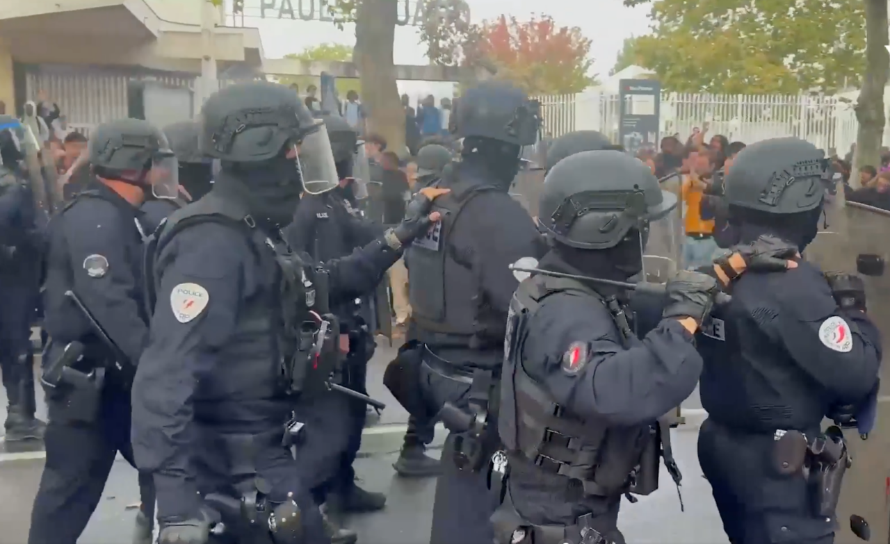 Protestele elevilor iau amploare în Franța: 164 de arestări, zeci de răniți și 180 de școli afectate. O nouă manifestație anunțată pentru marți