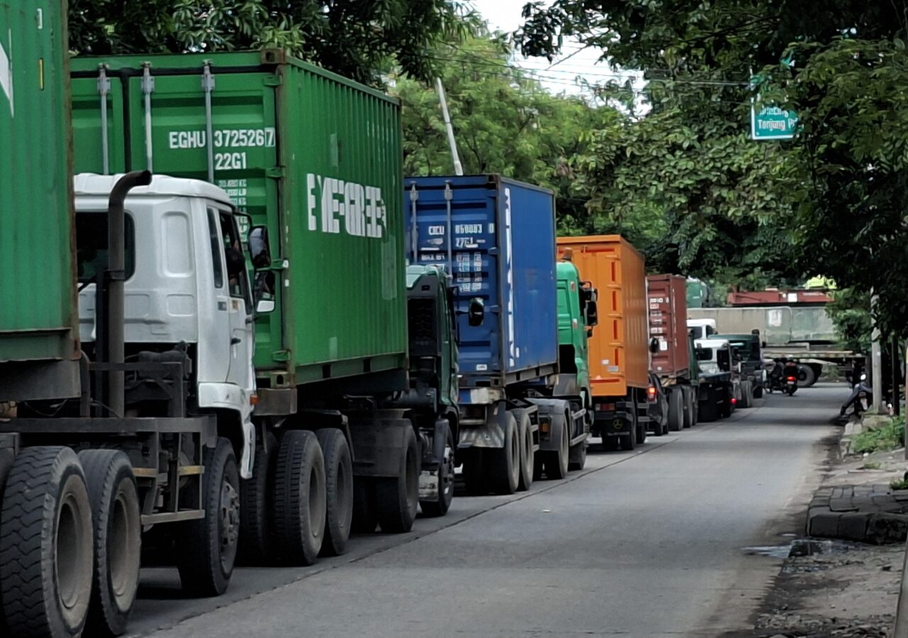 Aglomerație la frontiera Galați. Camioanele așteaptă ore întregi pentru a ieși din România. Autoritățile recomandă rute alternative