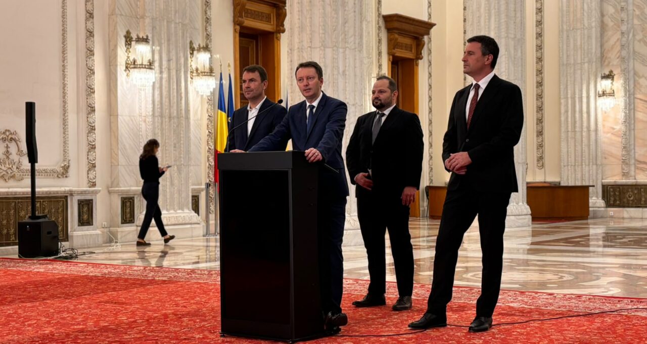 După ce Gândul a publicat Nota care arăta că Programul de Guvernare al lui Siegfried Mureșan e scris cu Inteligența Artificială, referința respectivă a dispărut din documentul depus la Parlament Mureșan: „Nu l-am scris de mână cu pixul”
