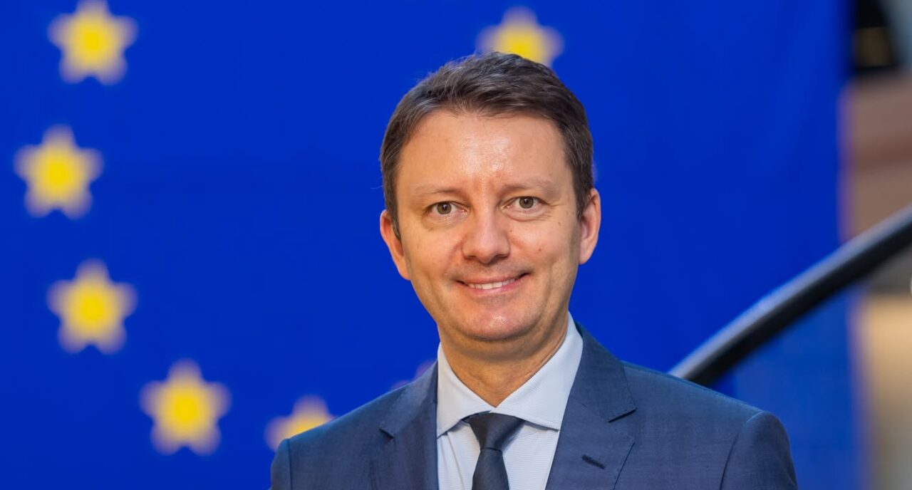 Siegfried Mureșan preia metafora „cămării cu șobolani” a lui Ilie Bolojan, în vreme ce „negociază” voturi pentru a trece guvernul său