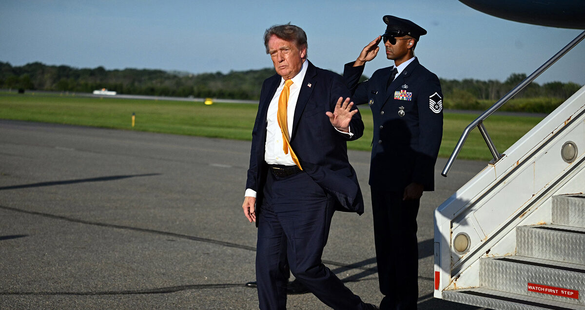 „Trump e acum brunet?” Apariția șefului de la Casa Albă care a aprins internetul: și-a schimbat președintele SUA look-ul?