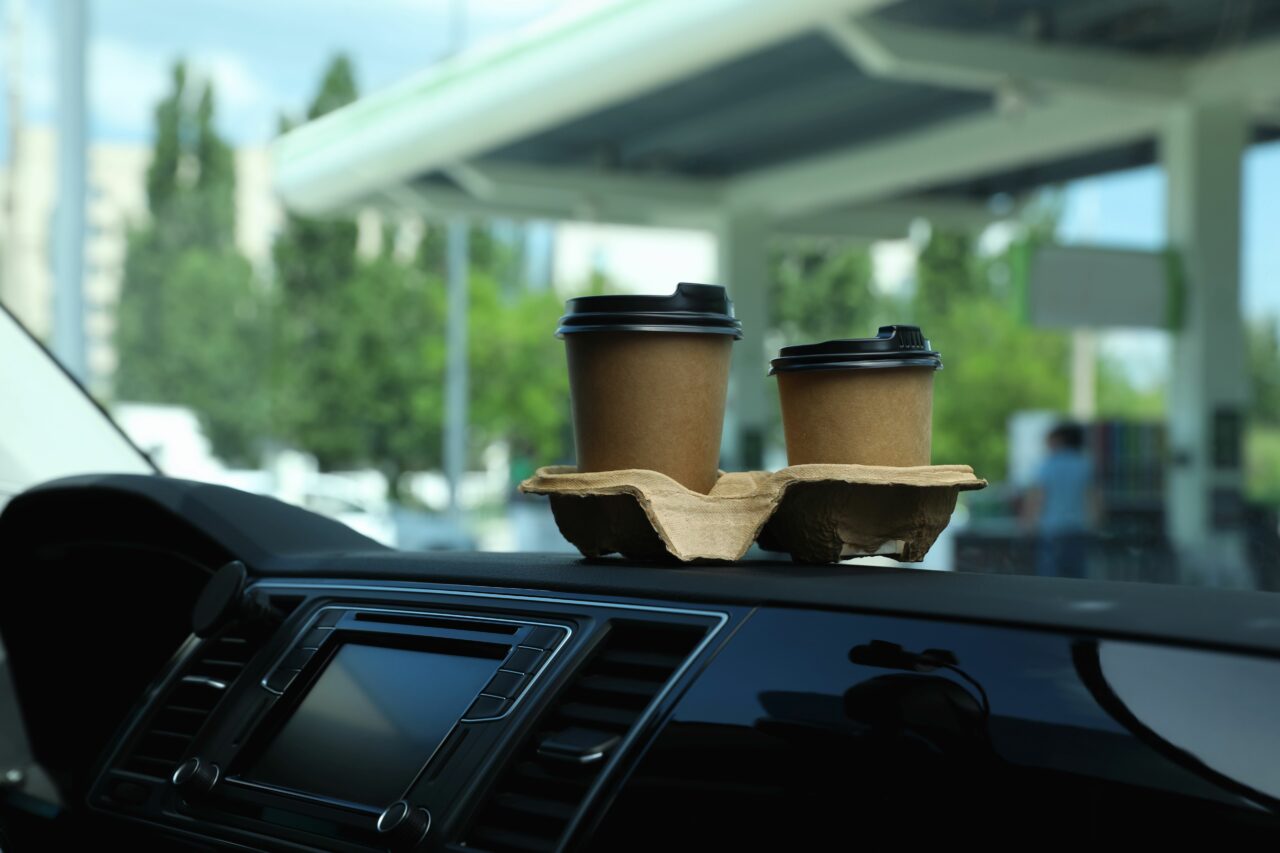 Generația Z preferă să dea banii pe cafea, decât să-și cumpere o mașină: „O povară inutilă”