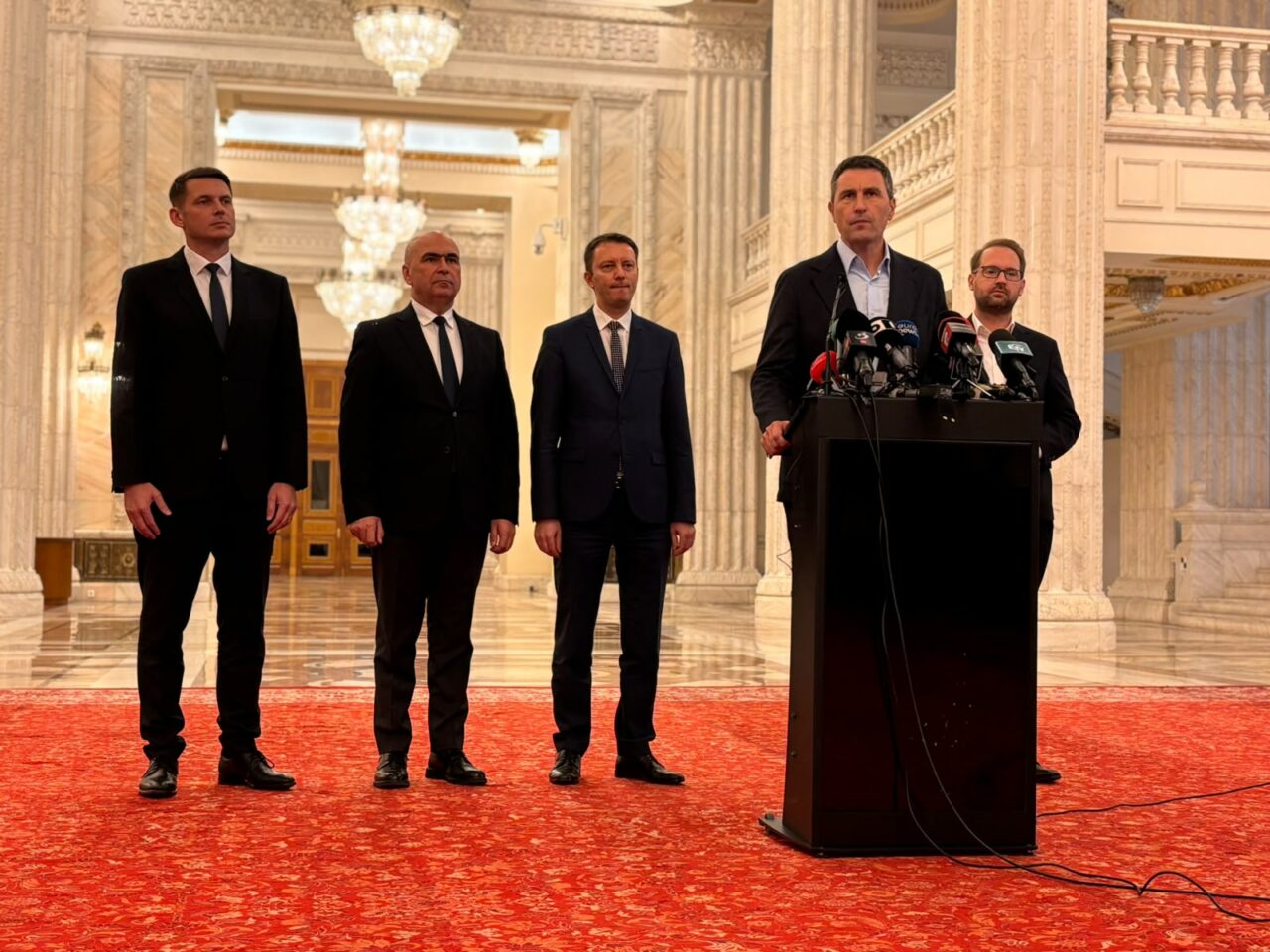 Tanczos Barna propune rotativa guvernului Mureșan cu un guvern PSD și susține că soluția este refacerea majorității destrămate în aprilie, într-o altă formulă