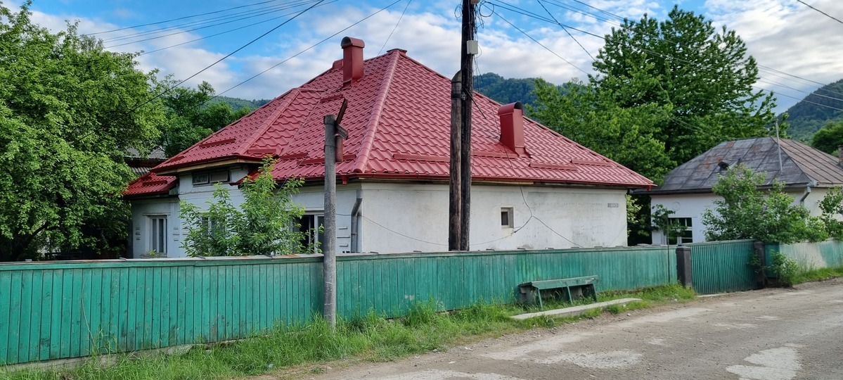(P) Casa de 100 de metri pătrați nu are un acoperiș de 100 de metri pătrați. De unde apar diferențele în buget