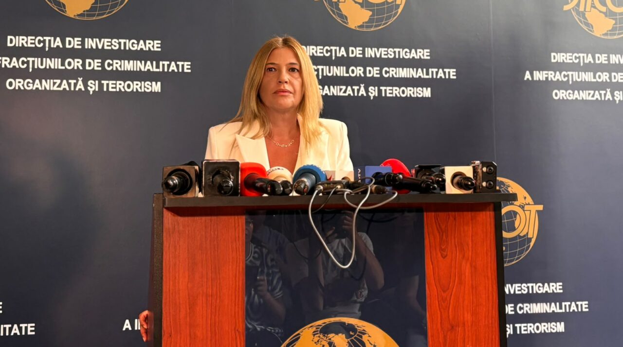 Primele declarații de la DIICOT în noul dosar al lui Călin Georgescu: „100.000 de euro urmau sa fie folosiți pentru campania liderului”/SURSE: O parte din banii din străinătate ar fi ajuns în conturile soției lui Ionel Rusen