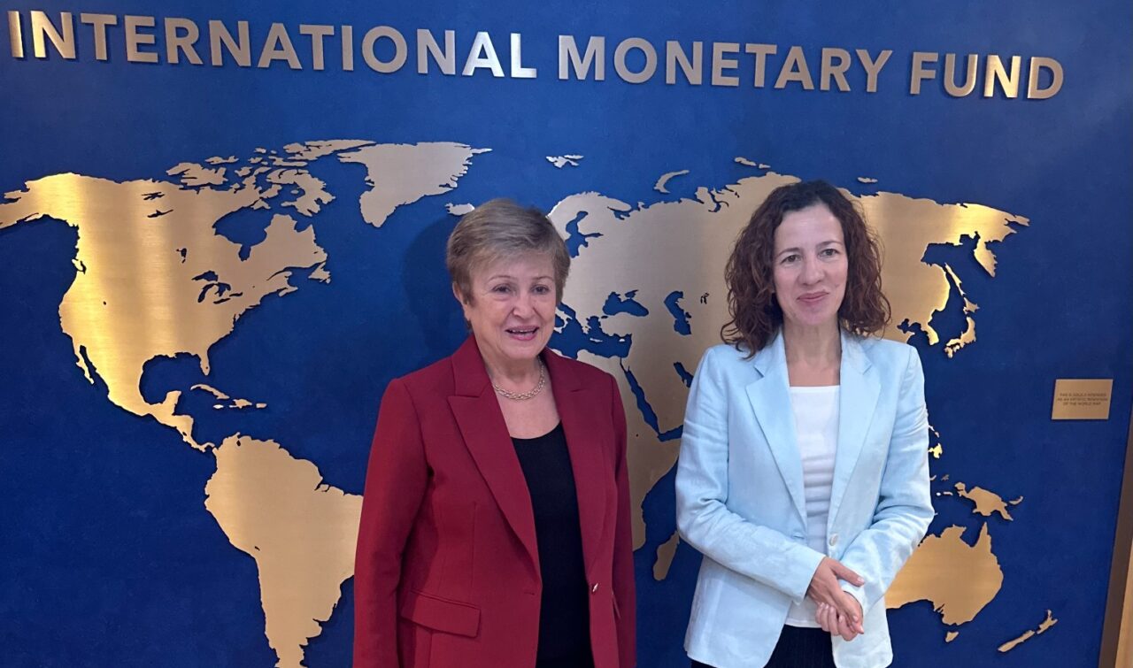 UE și FMI se pregătesc pentru șocul AI. Comisia Europeană caută soluții pentru angajații înlocuiți de inteligența artificială