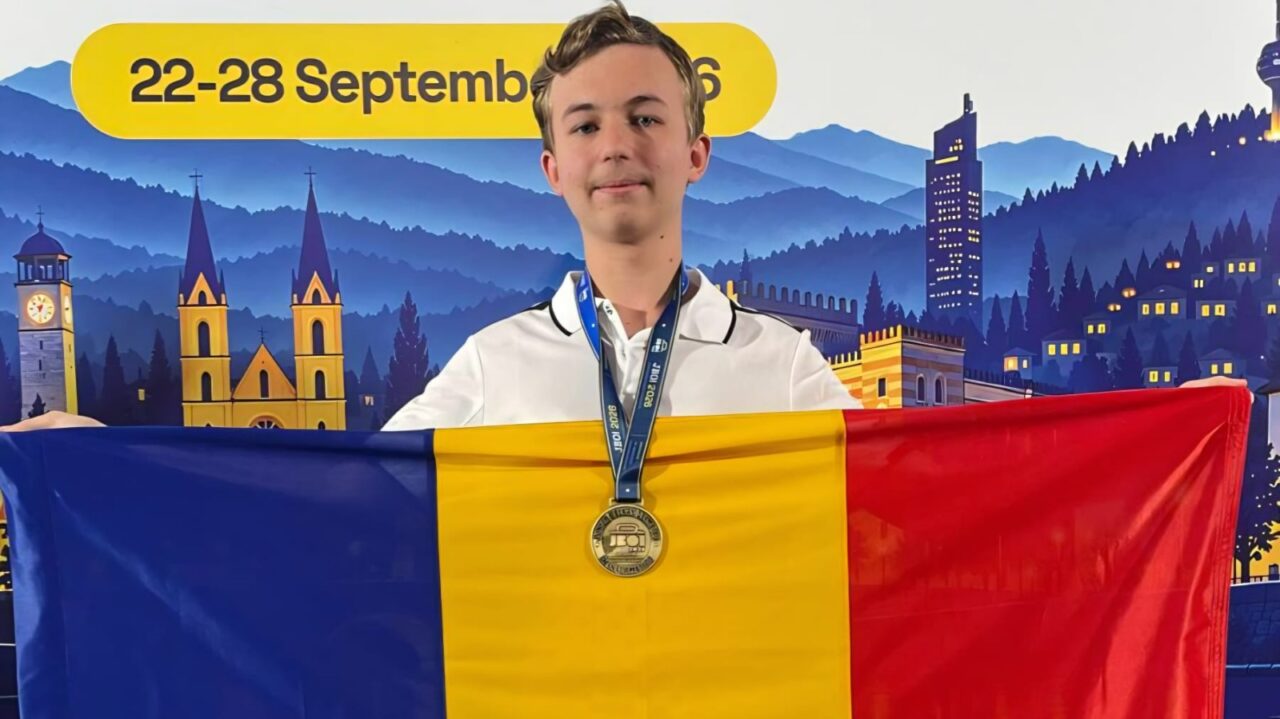 Un elev din Iași, cel mai bun la Balcaniada de Informatică. Andrei Nemțișor a luat aurul absolut și a ajuns la șase medalii internaționale