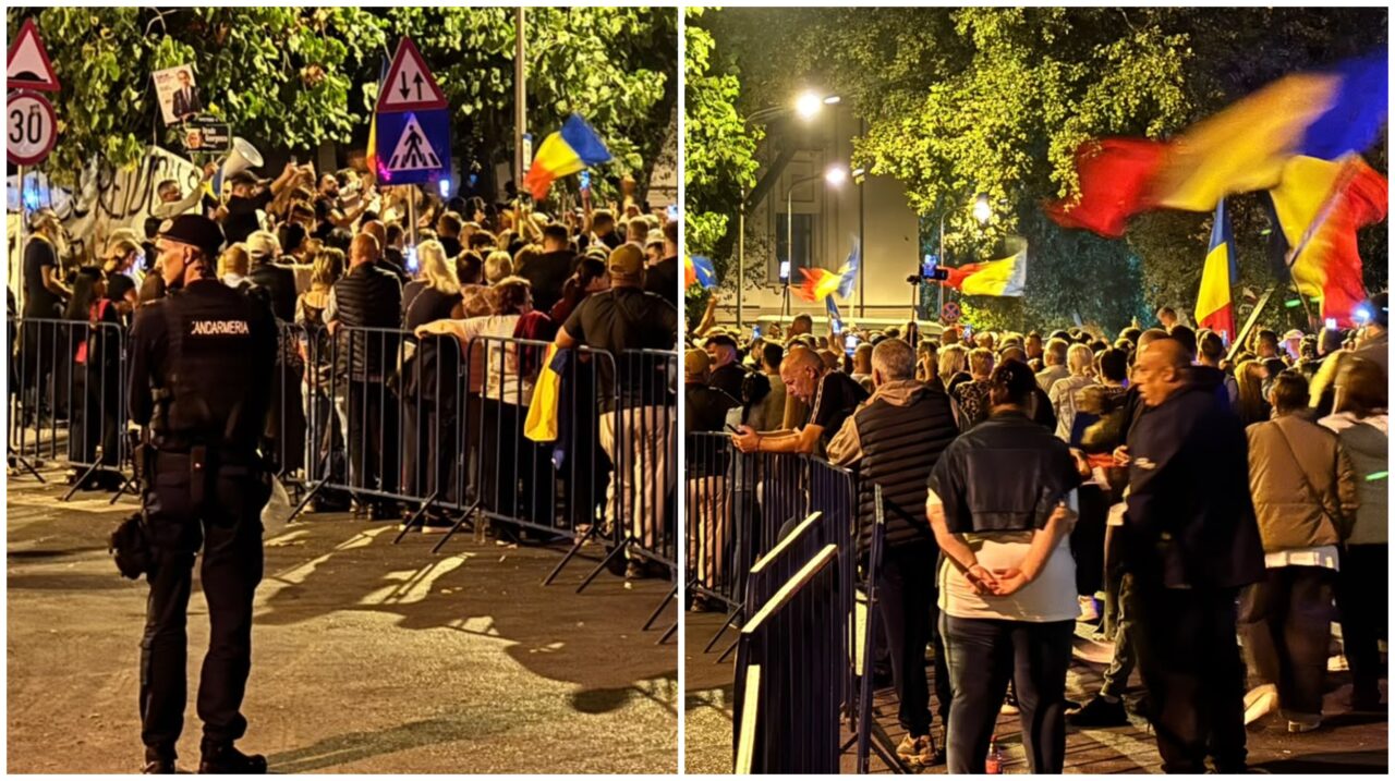 A 12-a noapte de proteste în fața Arestului Central, pentru susținerea lui Călin Georgescu. Mulțimea de oameni scandează intens și flutură tricolorul