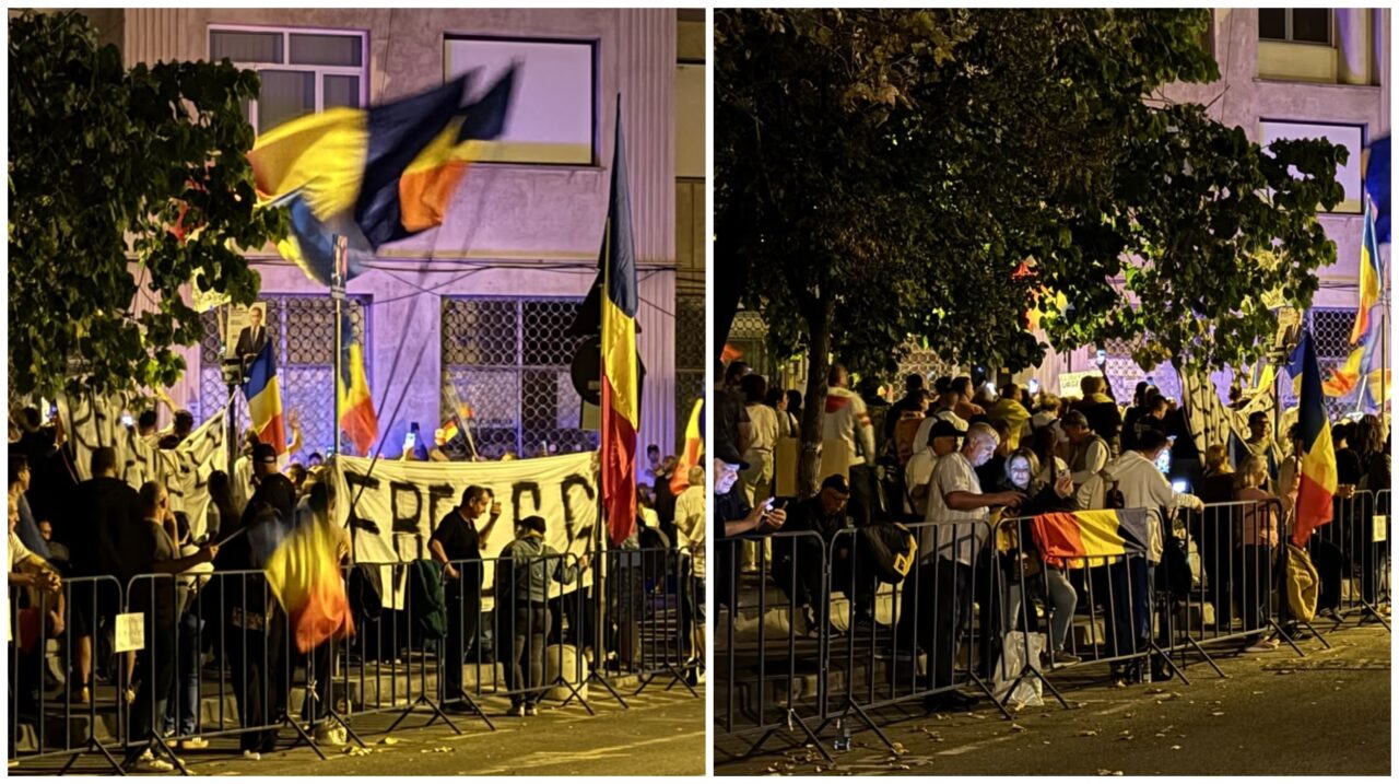 A 13-a noapte de proteste la Arestul Central. Zeci de oameni scandează: “Și noi suntem Călin Georgescu”/”Zi de zi, aici vom fi”