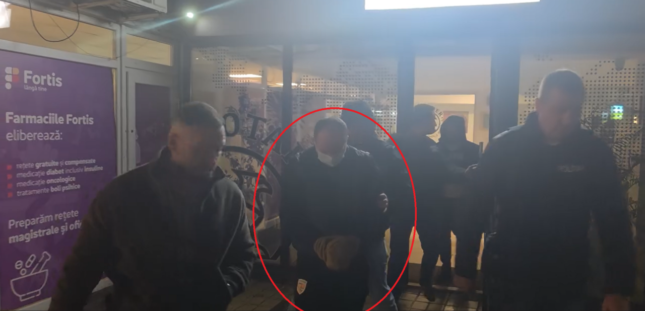 Alexandru Toader, fiul fostului ministru al Justiției, Tudorel Toader, scos din arest, pentru a participa la perchezițiile informatice
