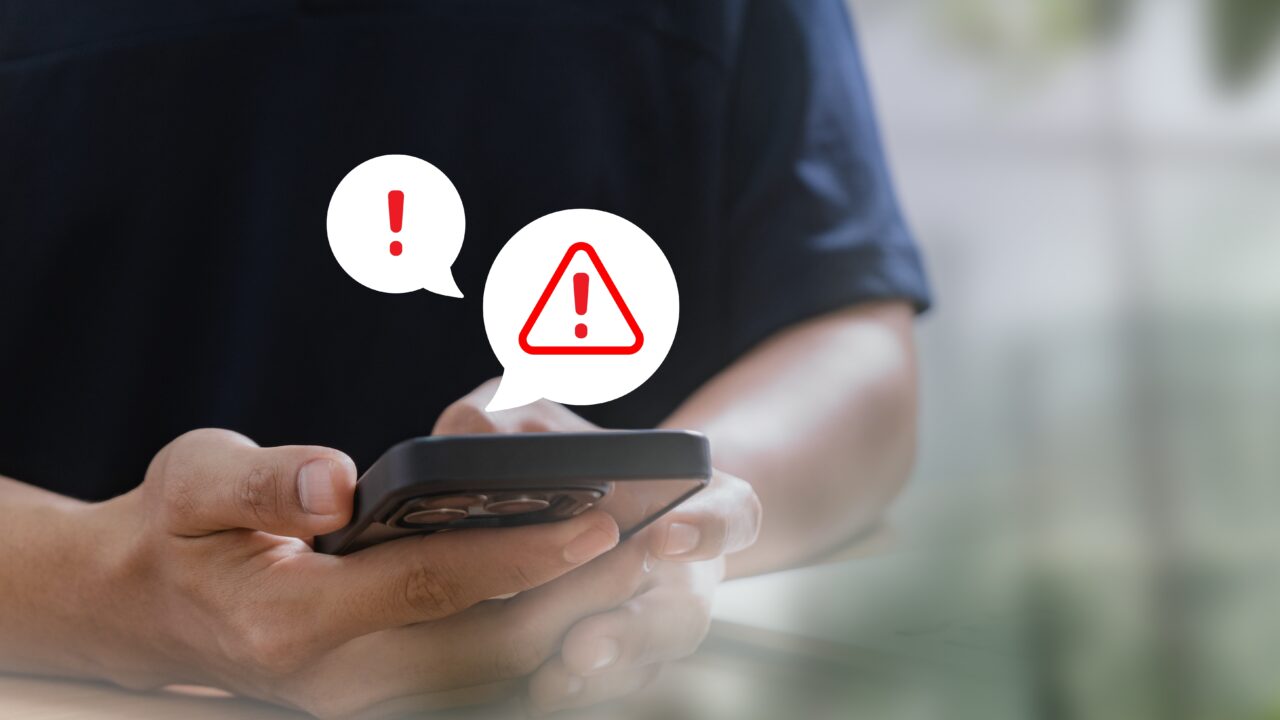 Circulă o nouă fraudă online cu amenzi de parcare Ce mesaje false primesc utilizatorii și cum se pot feri de înșelătorie