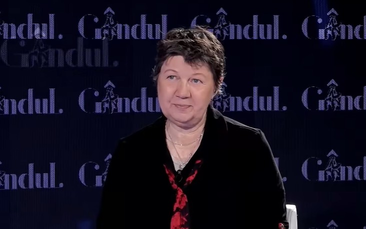 Corina Drăgotescu se alătură echipei Gândul. Va semna un editorial în fiecare marți. Povestea jurnalistei, de la Revoluție până la emigrarea în SUA
