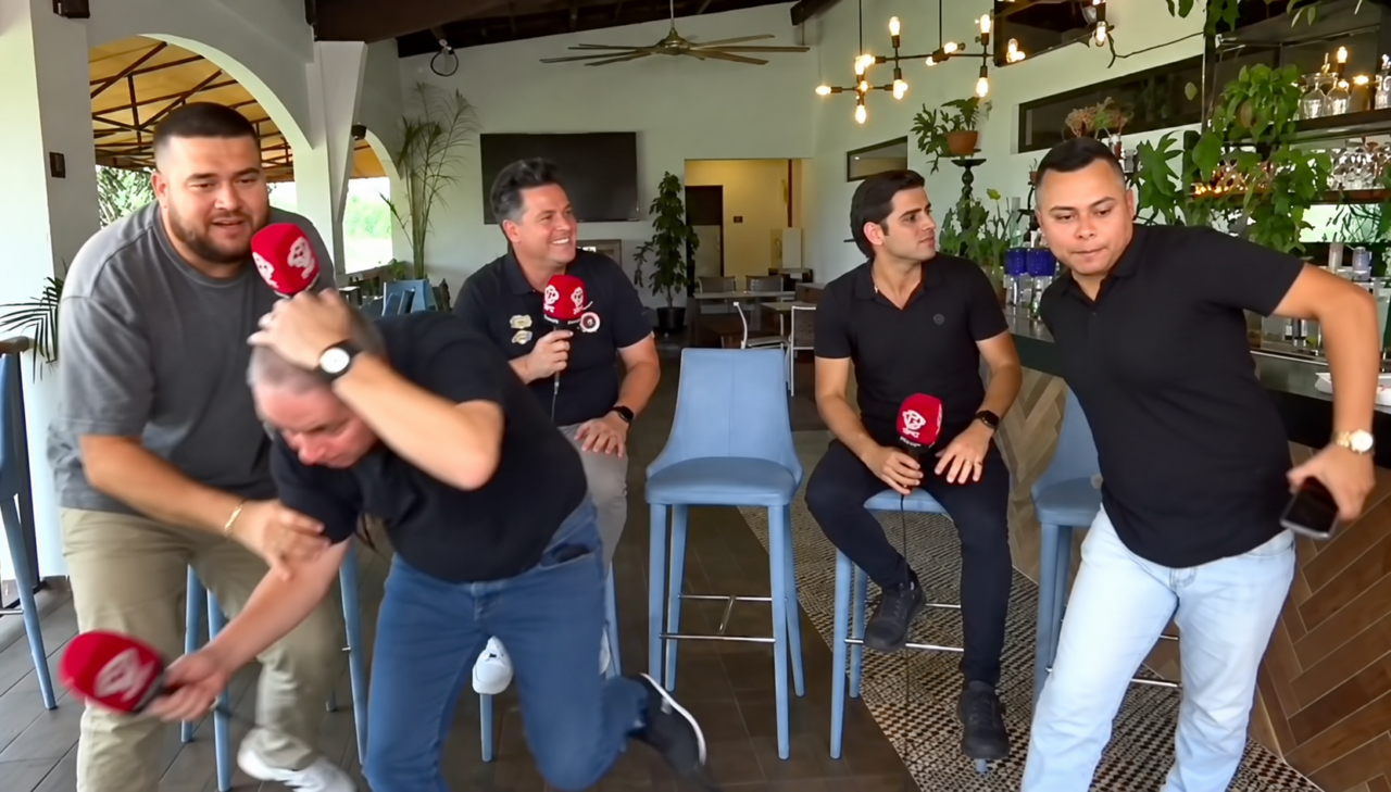 Momentul în care un cutremur de 7,7 grade este surprins în direct la o televiziune din Panama: comentatorii TV au fugit în timpul transmisiunii, după ce clădirea în care se aflau a început să se zguduie puternic